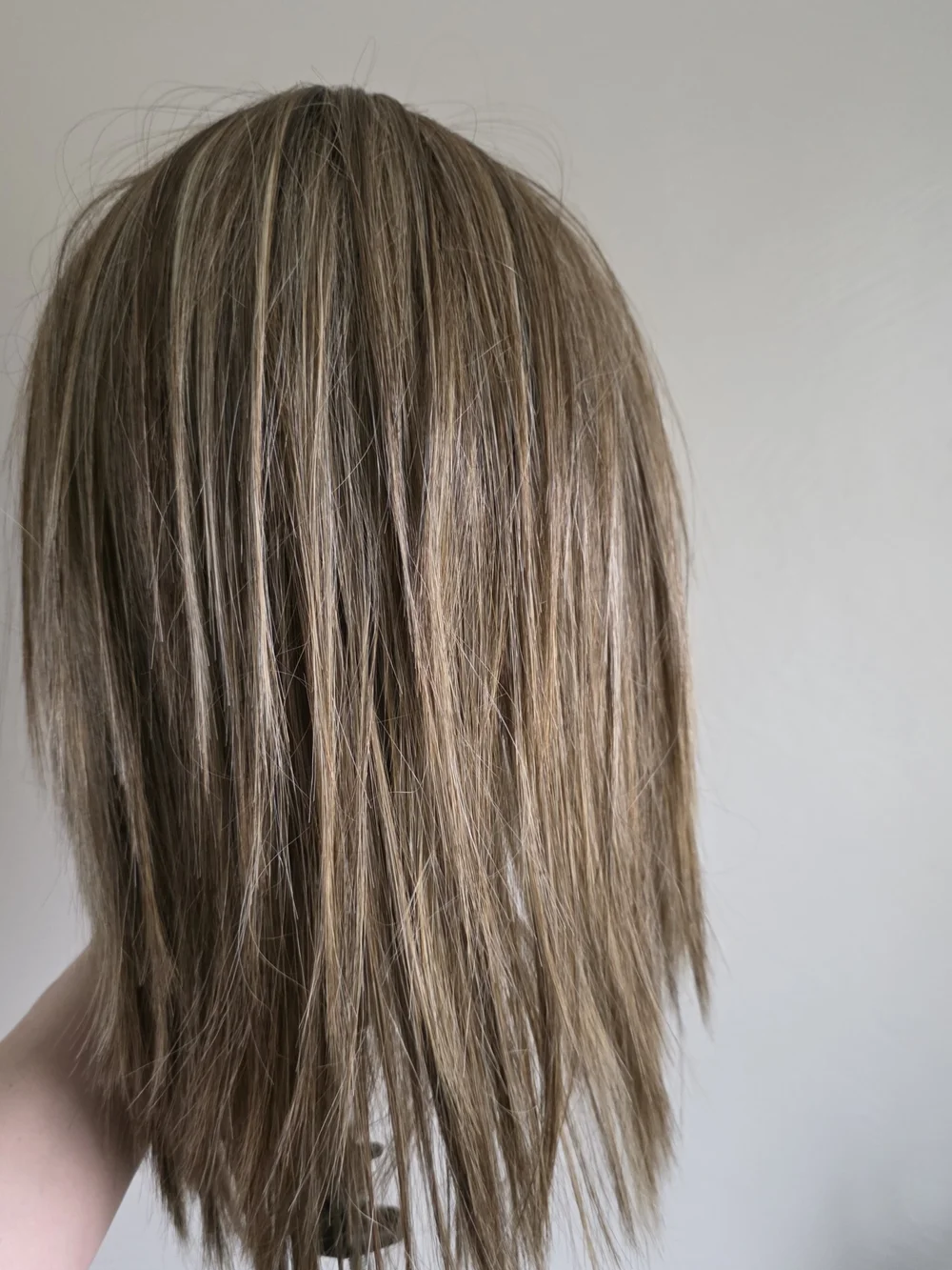 Bella tress brown sugar sweet cream  Kushikamana e 18 Wig - Picture 2 of 7